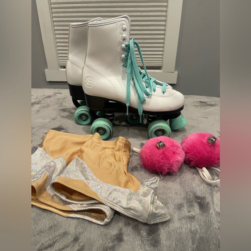 C-Seven Quad Rollerskates in White with MintnWomens Size 5 / Kids Size 3